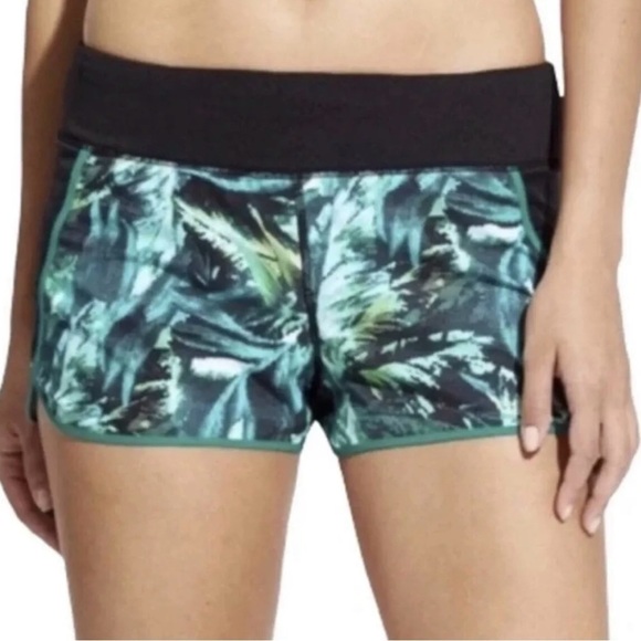 Athleta Track This Run Shorts Nepali Build In Brief Women’s Size medium - Picture 2 of 10